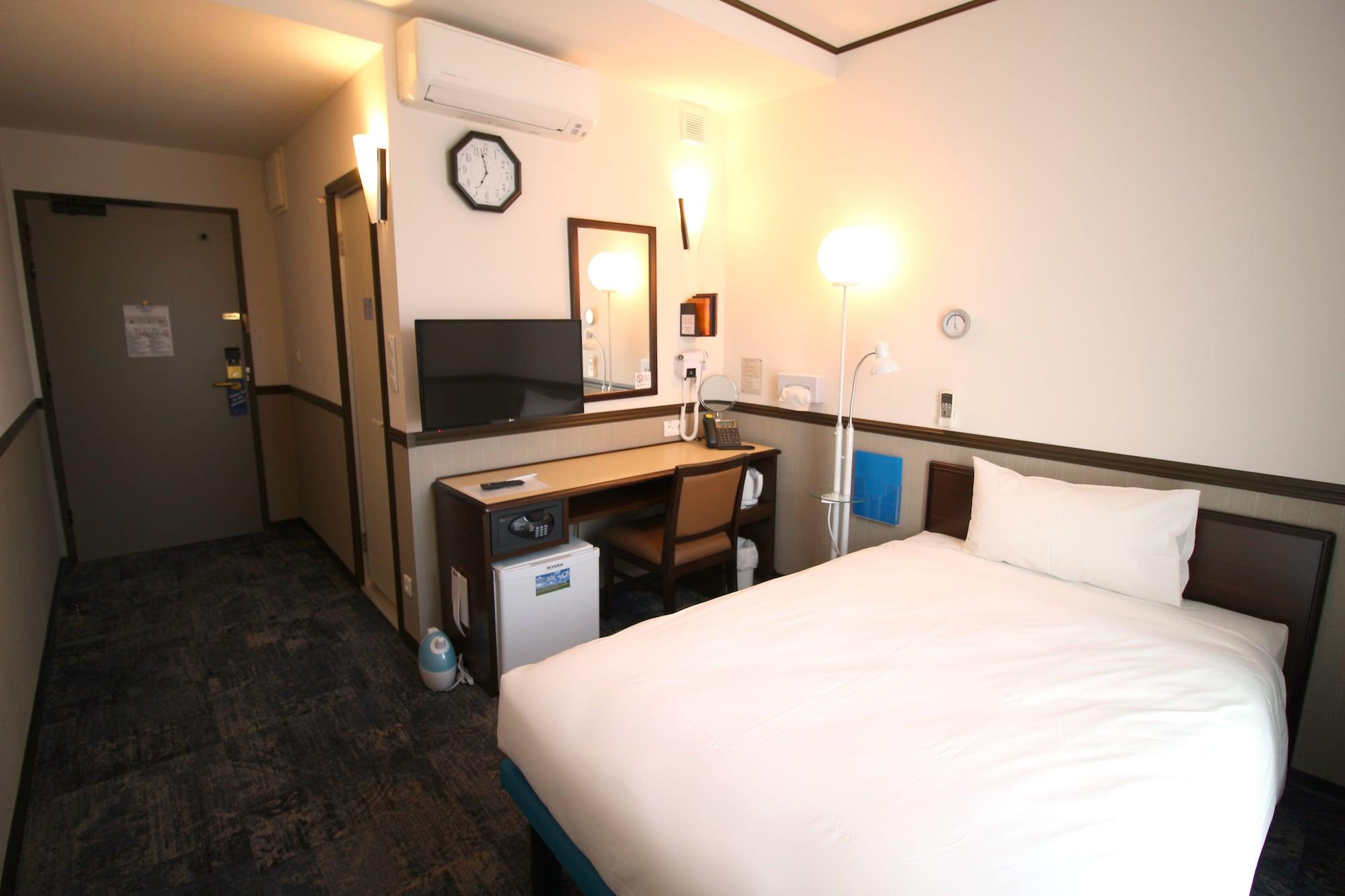 Toyoko Saint Charles